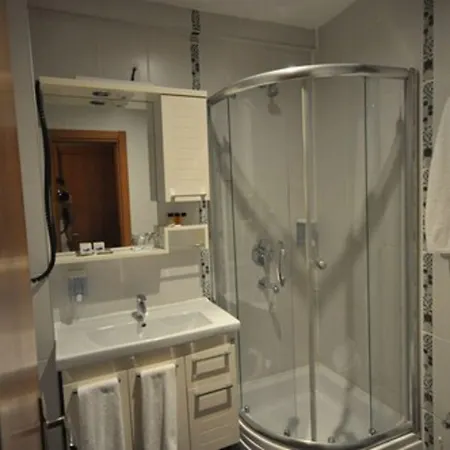 Retropera Hotell