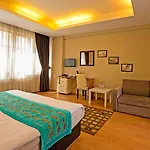 Hotel Retropera 2*