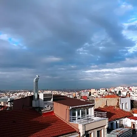 Retropera Hotel