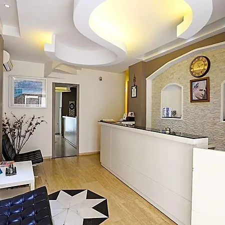 Hotel Retropera 2*