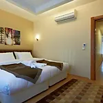 Hotel Retropera 2*