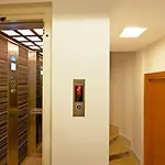 Retropera Hotel 2*
