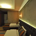 Retropera