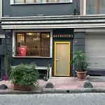Retropera
